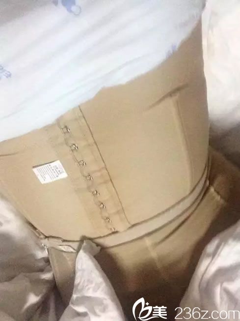 {足球投注}(腰腹吸脂20天感觉就和没抽一样) {足球投注}(腰腹吸脂20天感觉就和没抽一样)